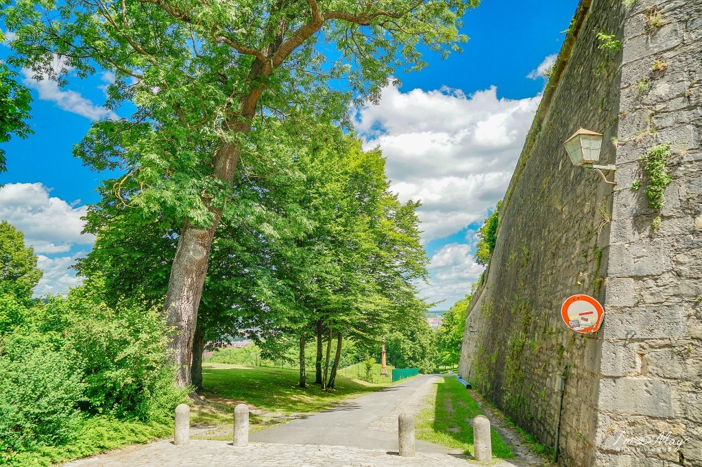德國、烏茲堡 | 羅曼蒂克大道第一站烏茲堡 Wurzburg 的景點推薦「瑪麗安要塞堡 Marienberg Fortress」 | 交通方式圖解、建議拍攝地點 @偽日本人May．食遊玩樂