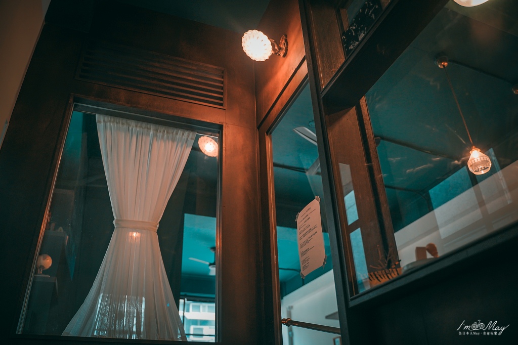 台北、中山 | 在光影中的相遇、文青復古風老宅咖啡館「 二會 GO-JI-BY 」| 樓上的咖啡店、大人系焦糖布丁、不限時 / 無服務費 @偽日本人May．食遊玩樂