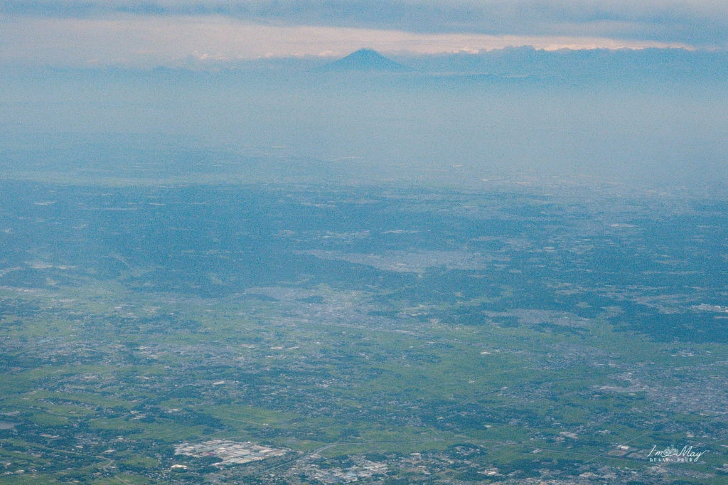 飛行記錄 | 日本航空 JAPAN AIRLINES 東京-台北 (NRT-TPE)，Boeing 767-300 客艙機艙介紹、東京成田空港JAL Sakura Lounge貴賓室、商務艙搭乘與餐點分享 @偽日本人May．食遊玩樂