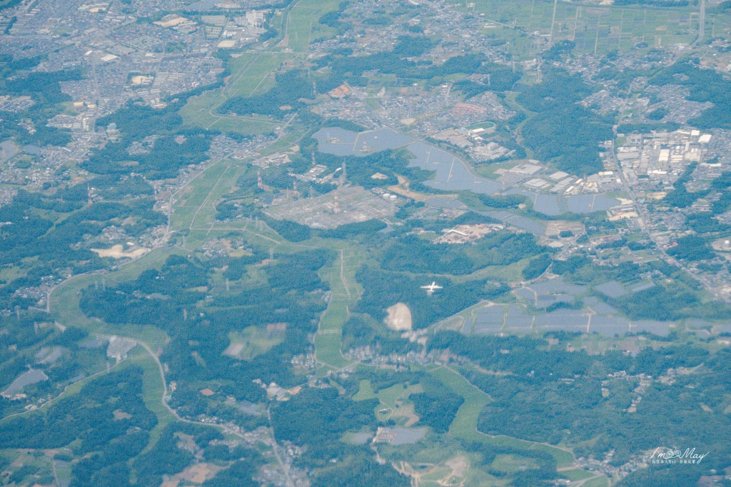 飛行記錄 | 日本航空 JAPAN AIRLINES 東京-台北 (NRT-TPE)，Boeing 767-300 客艙機艙介紹、東京成田空港JAL Sakura Lounge貴賓室、商務艙搭乘與餐點分享 @偽日本人May．食遊玩樂