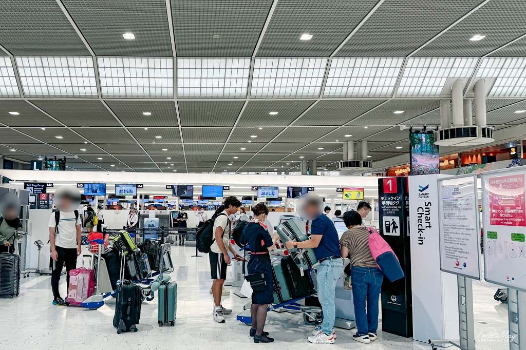 飛行記錄 | 日本航空 JAPAN AIRLINES 東京-台北 (NRT-TPE)，Boeing 767-300 客艙機艙介紹、東京成田空港JAL Sakura Lounge貴賓室、商務艙搭乘與餐點分享 @偽日本人May．食遊玩樂