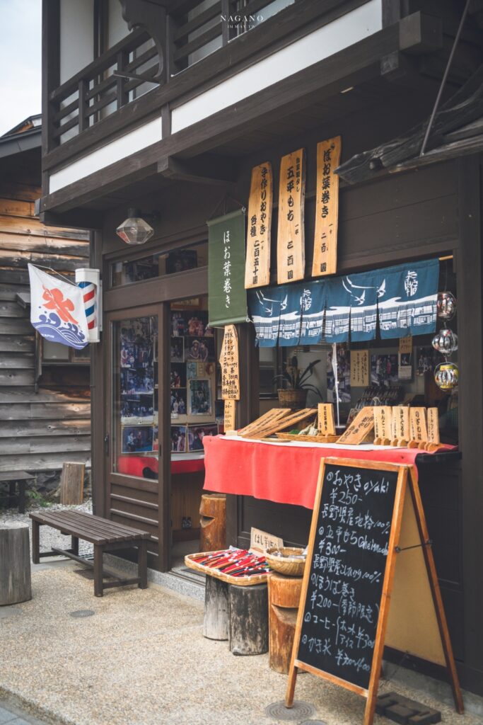 長野攝影筆記 | 日本最長的宿場 : 奈良井宿。當一回時空旅人，漫步在滿溢江戶時代氛圍的街道，遠離喧囂繁華的塵世現實 @偽日本人May．食遊玩樂