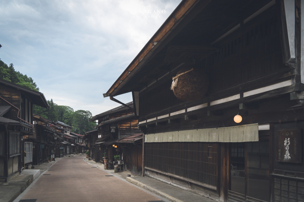 長野攝影筆記 | 日本最長的宿場 : 奈良井宿。當一回時空旅人，漫步在滿溢江戶時代氛圍的街道，遠離喧囂繁華的塵世現實 @偽日本人May．食遊玩樂