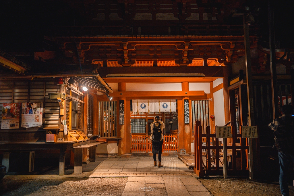 關西攝影記錄 | 幽燈靜夜：探尋奈良談山神社夜間點燈的秋夜微光與靜謐詩意 @偽日本人May．食遊玩樂