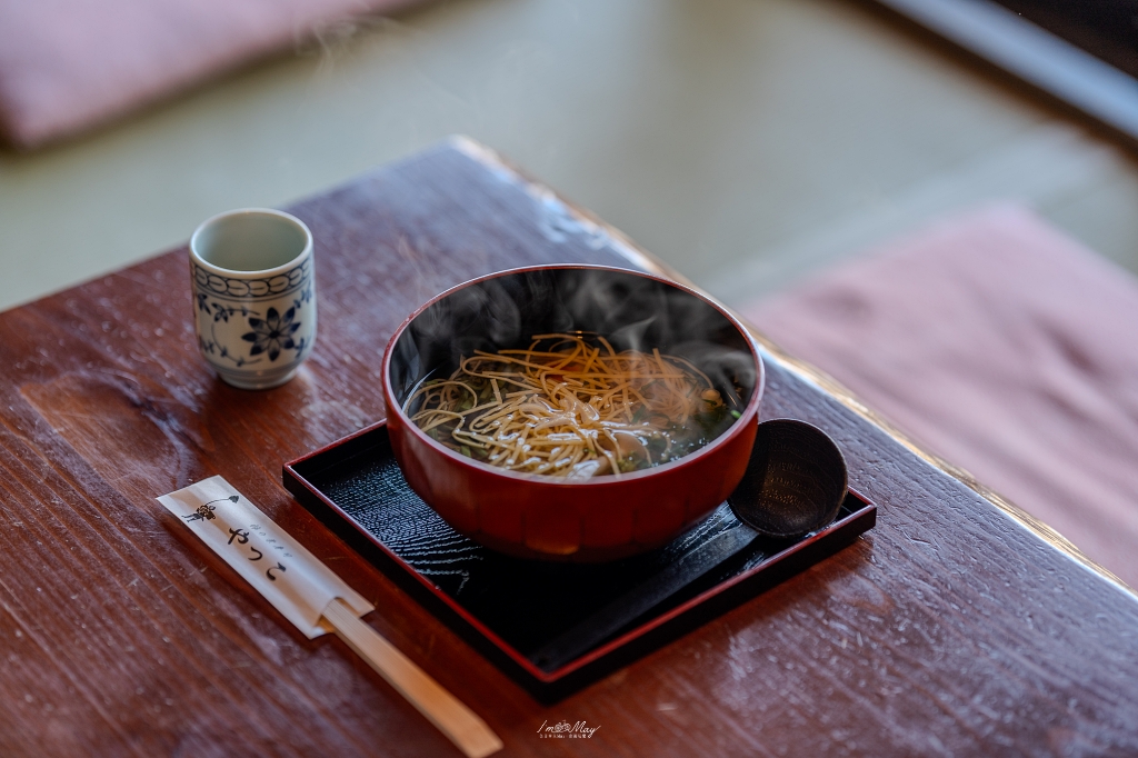 奈良美食推薦 | 傳承百年的吉野山風味體驗 : 柿の葉壽司 やっこ，品味柿葉壽司的經典魅力 @偽日本人May．食遊玩樂