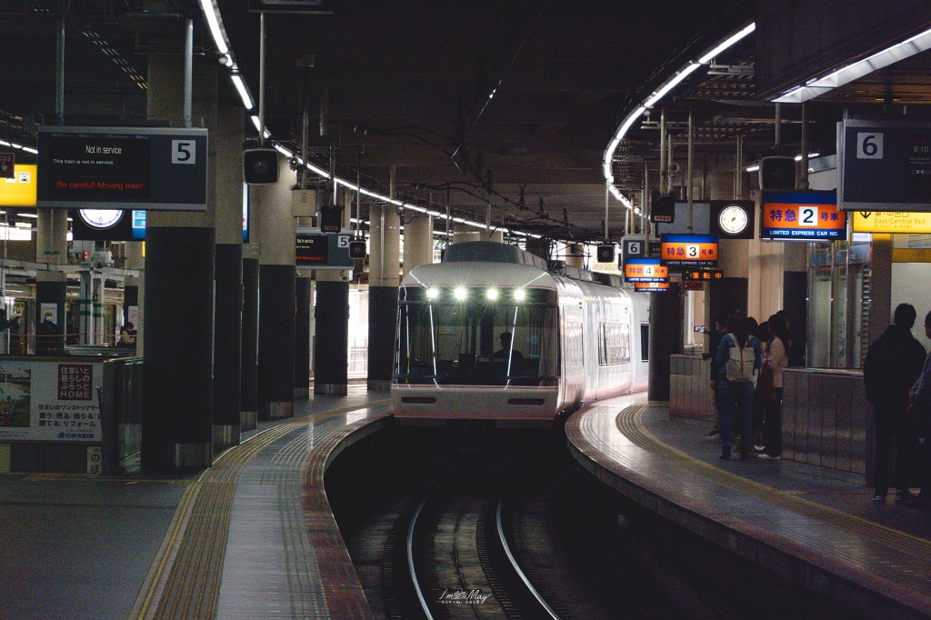 關西鐵道旅行 | 乘坐近鐵電車「Sakura Liner」暢遊飛鳥地區的秋日風情，夢幻粉嫩車身與舒適車廂的優雅旅程 @偽日本人May．食遊玩樂