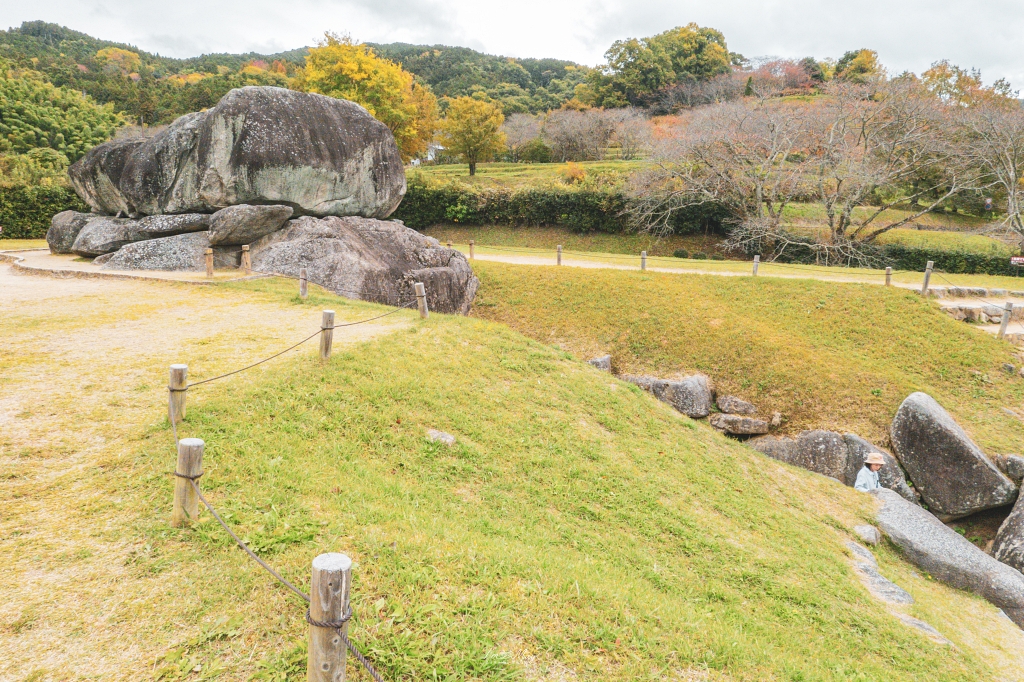 關西深度旅行 | 奈良飛鳥地區 : 充滿古代浪漫氣息「石舞臺古墳」探索日本飛鳥時代的歷史遺跡 @偽日本人May．食遊玩樂