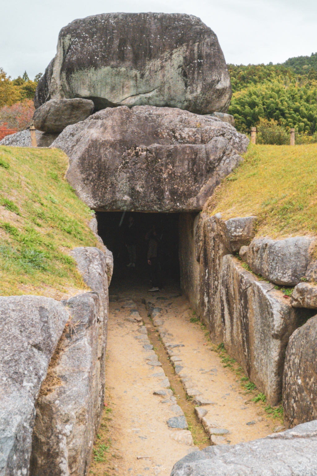 關西深度旅行 | 奈良飛鳥地區 : 充滿古代浪漫氣息「石舞臺古墳」探索日本飛鳥時代的歷史遺跡 @偽日本人May．食遊玩樂