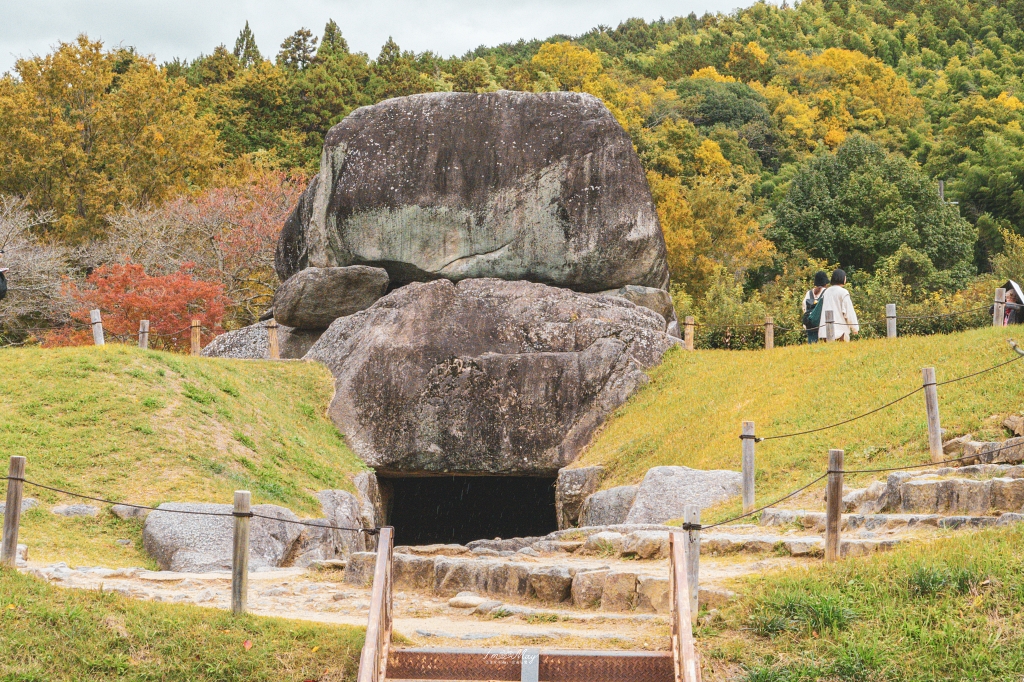 關西深度旅行 | 奈良飛鳥地區 : 充滿古代浪漫氣息「石舞臺古墳」探索日本飛鳥時代的歷史遺跡 @偽日本人May．食遊玩樂