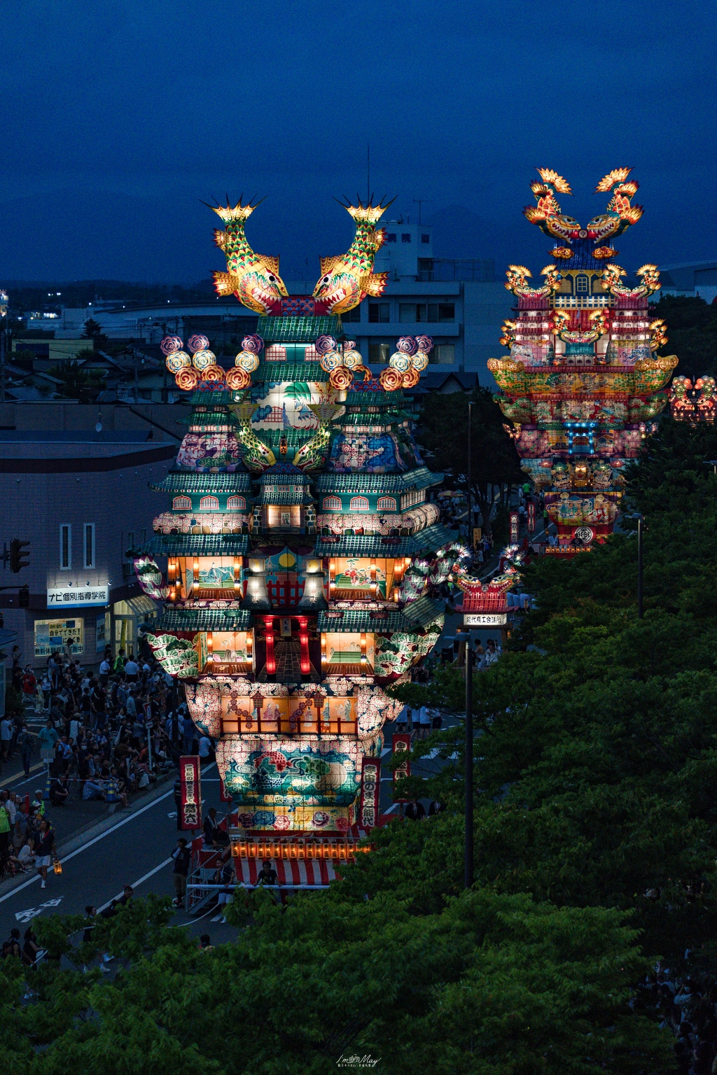 【能代七夕天空不夜城】錯過就要再等一年！兩天限定的全日本最高燈籠，震撼東北夏夜，不是東北六大祭也超值得｜東北夏日祭典記實 @偽日本人May．食遊玩樂