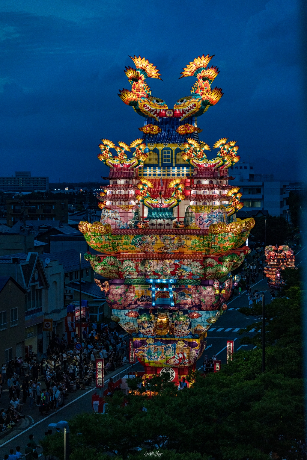 【能代七夕天空不夜城】錯過就要再等一年！兩天限定的全日本最高燈籠，震撼東北夏夜，不是東北六大祭也超值得｜東北夏日祭典記實 @偽日本人May．食遊玩樂