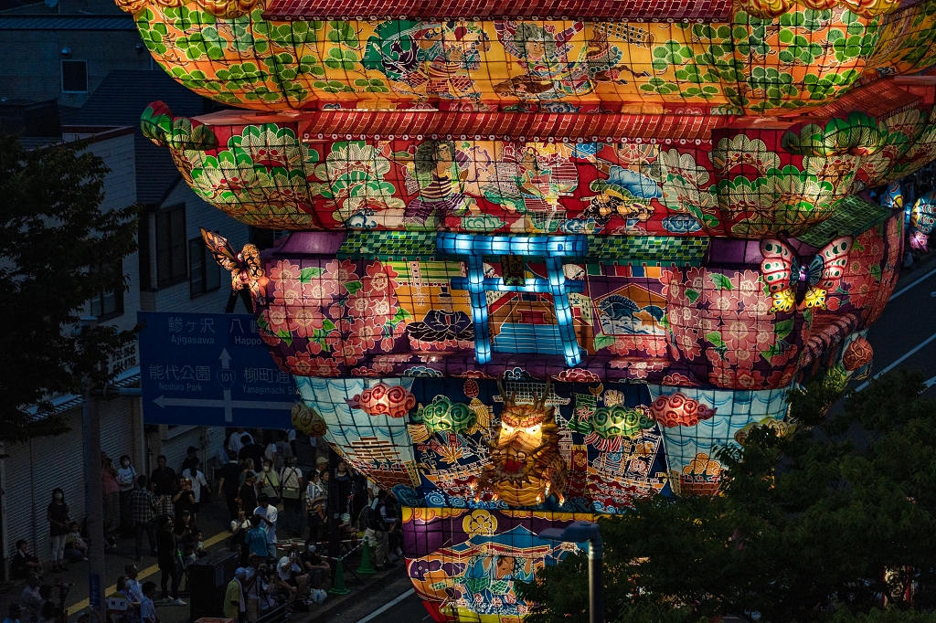 【能代七夕天空不夜城】錯過就要再等一年！兩天限定的全日本最高燈籠，震撼東北夏夜，不是東北六大祭也超值得｜東北夏日祭典記實 @偽日本人May．食遊玩樂