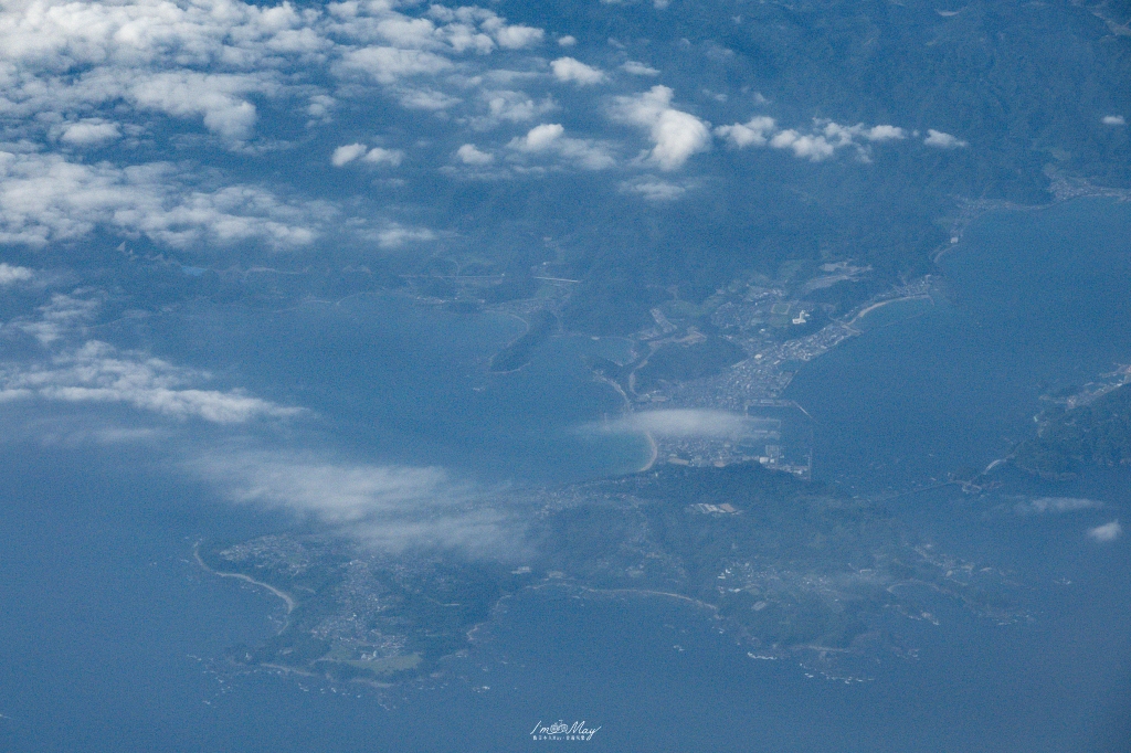 飛行記錄 | 國泰航空Cathay Pacific 台北-東京 (TPE-NRT)，Boeing 777-300 客艙機艙介紹、桃園機場國泰貴賓室、商務艙搭乘與餐點分享 @偽日本人May．食遊玩樂