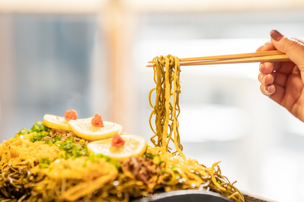 紅葉相伴的長門湯本溫泉午餐｜「瓦そば柳屋」用一片瓦承載整個山口的秋日香氣與風景 @偽日本人May．食遊玩樂