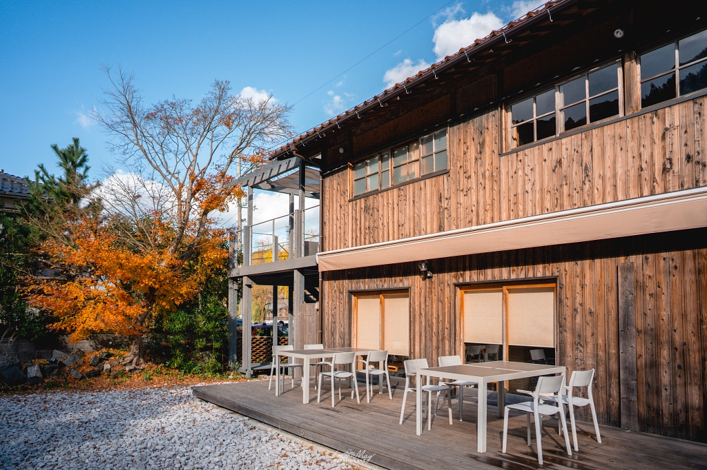 紅葉相伴的長門湯本溫泉午餐｜「瓦そば柳屋」用一片瓦承載整個山口的秋日香氣與風景 @偽日本人May．食遊玩樂