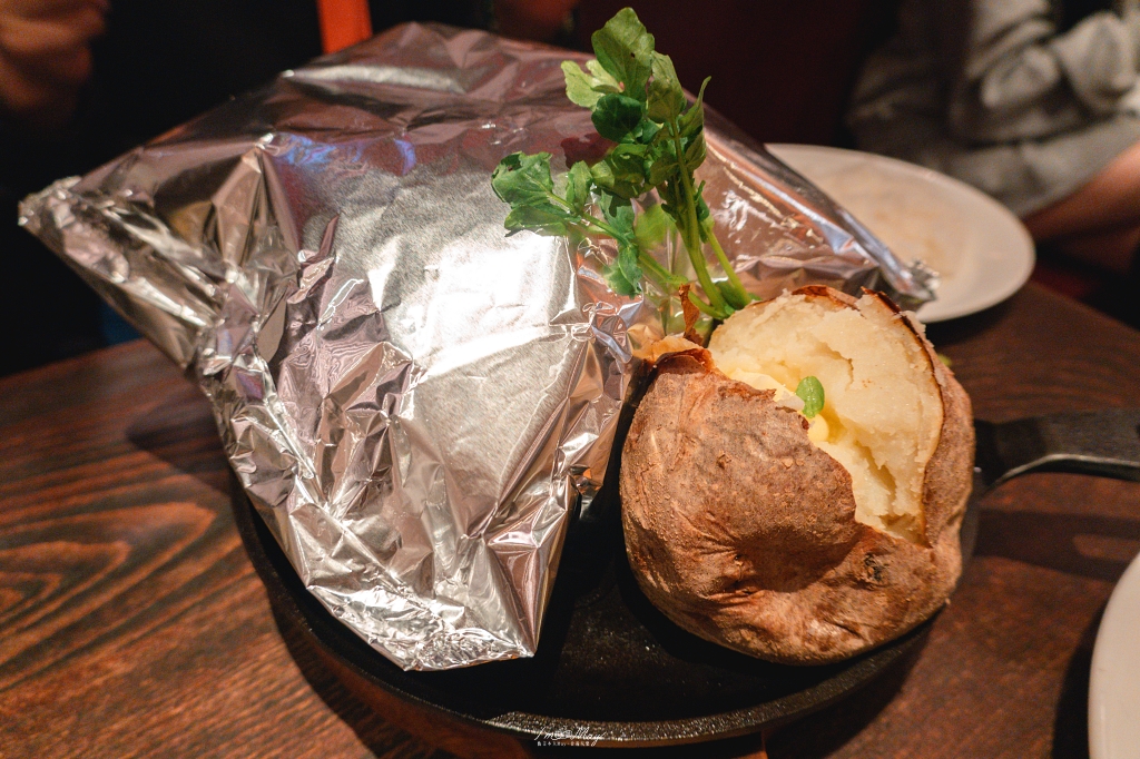京都車站美食｜東洋亭漢堡排必吃推薦：整顆蕃茄沙拉、酥炸大蝦的百年洋食 @偽日本人May．食遊玩樂