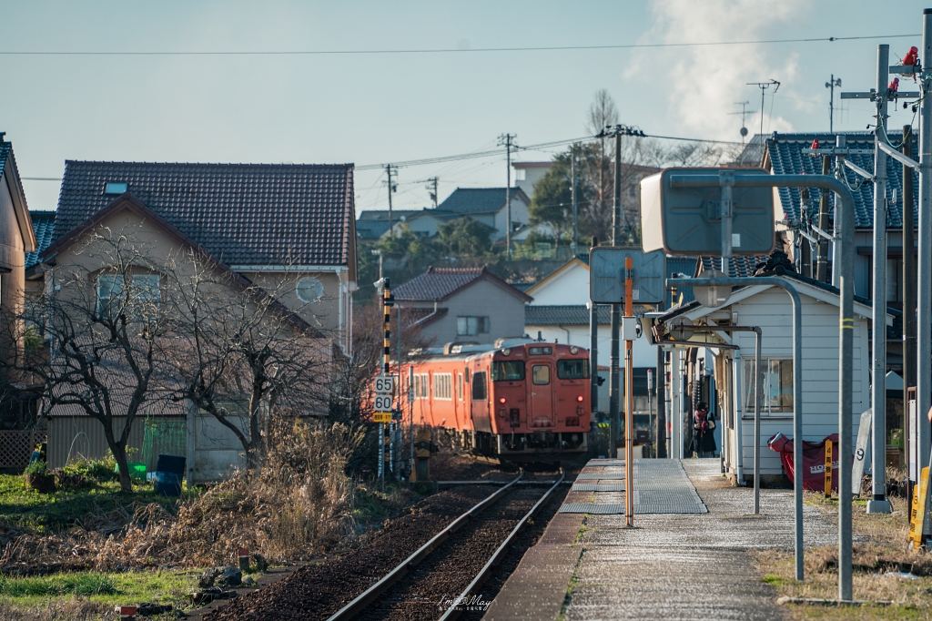 富山攝影記錄｜氷見線越中國分站 × 男岩海景電車拍攝景點推薦，一次收錄北陸鐵道絕景 @偽日本人May．食遊玩樂
