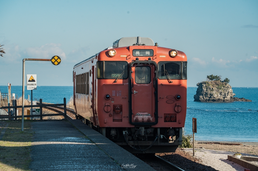 富山攝影記錄｜氷見線越中國分站 × 男岩海景電車拍攝景點推薦，一次收錄北陸鐵道絕景 @偽日本人May．食遊玩樂