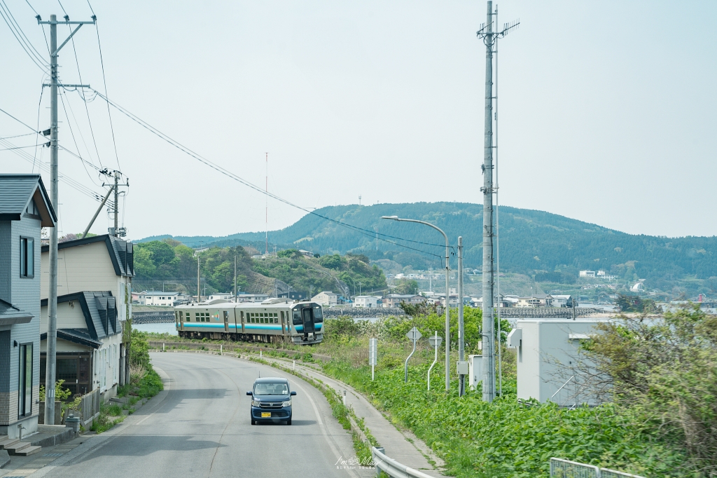 日本鐵道旅行 | 列車癡迷者必搭！JR 五能線：「Resort 白神號」，從秋田出發、走訪日本海與白神山地絕景路線的完全攻略 @偽日本人May．食遊玩樂