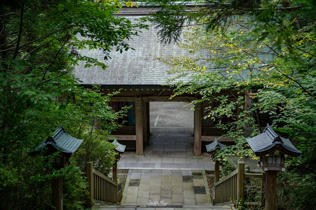 秋田旅行提案｜男鹿半島半日遊也能深度玩：真山神社淨心之旅 × 金黃稻浪治癒系風 × 在地美食與偽鐵道女子的旅程 @偽日本人May．食遊玩樂
