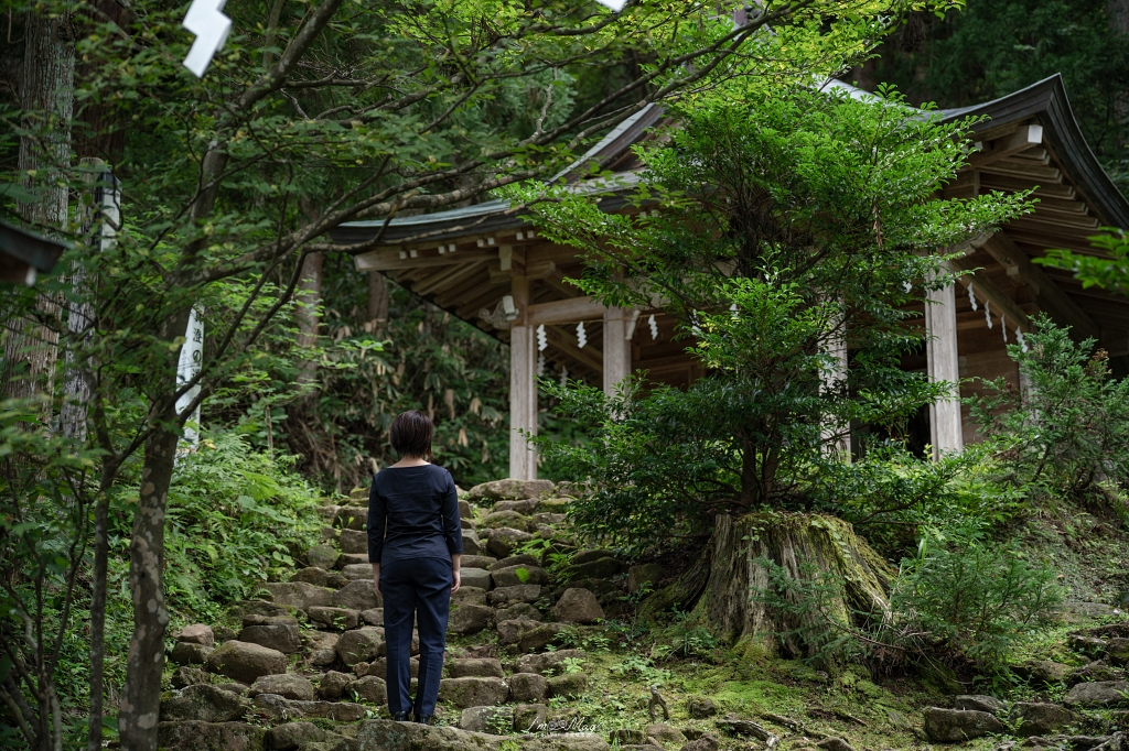 秋田旅行提案｜男鹿半島半日遊也能深度玩：真山神社淨心之旅 × 金黃稻浪治癒系風 × 在地美食與偽鐵道女子的旅程 @偽日本人May．食遊玩樂
