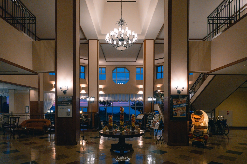 青森住宿推薦 | 鰺ヶ沢 Hotel Grand Mer 山海莊 : 酒水自助餐喝到飽！絕美日本海夕陽與神祕化石溫泉 @偽日本人May．食遊玩樂