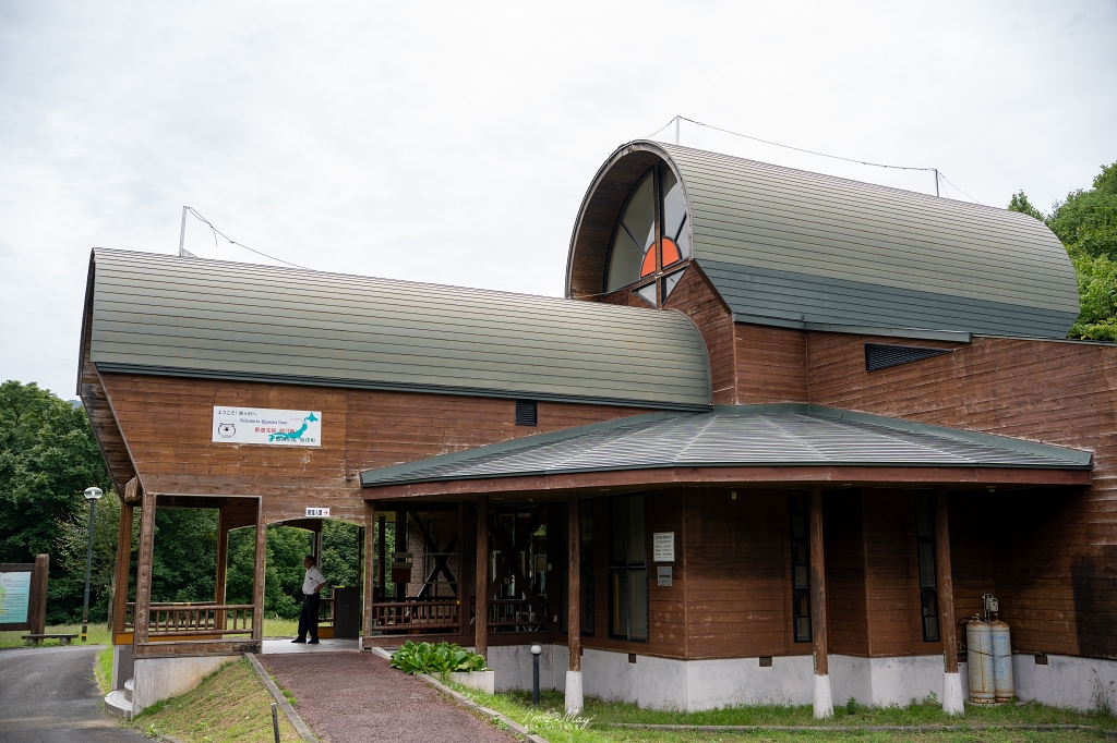 青森旅行提案 | 搭上五能線「リゾートしらかみ」絕景列車，邂逅白神山地的森之精靈與鯵ヶ沢夢幻海邊溫泉！ @偽日本人May．食遊玩樂