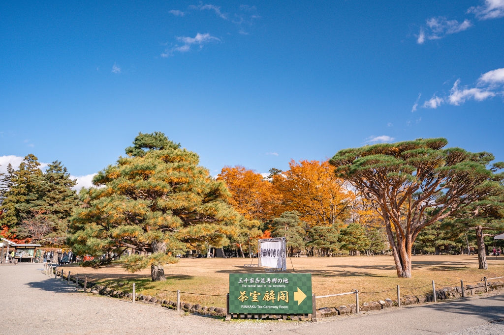 福島攝影記錄 | 會津若松的歷史與秋色交織：鶴之城 (Tsuruga Castle)。紅瓦白牆下的銀杏與楓紅，最美的城廓攝影紀實 @偽日本人May．食遊玩樂