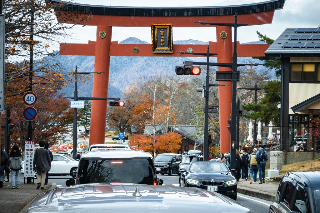 栃木旅攝記錄 | 日光奧座敷：龍頭瀑布 (Ryuzu Falls)。捕捉龍頭下的溪流絕景，深秋楓紅行程小插曲，意外換來最美畫面 @偽日本人May．食遊玩樂