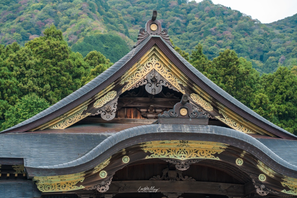 新潟攝影記錄｜初秋綠意與莊嚴朱紅的邂逅：彌彥神社，走入越後一宮的靜謐，捕捉十月中旬的色彩層次 @偽日本人May．食遊玩樂