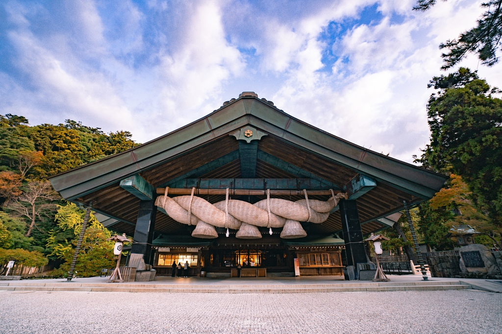 島根攝影記錄|造訪結緣的聖地:出雲大社「神在月」限定,捕捉清晨空景與夜晚朱紅的結緣之美 @偽日本人May.食遊玩樂 島根攝影記錄|造訪結緣的聖地:出雲大社「神在月」限定,捕捉清晨空景與夜晚朱紅的結緣之美 @偽日本人May.食遊玩樂