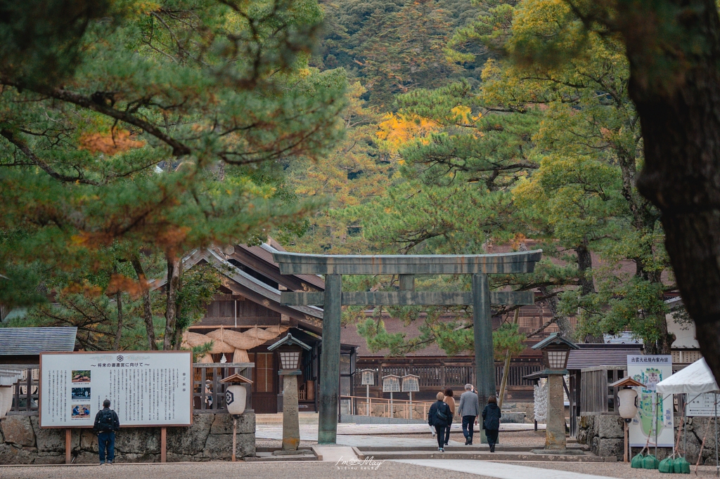 島根攝影記錄｜造訪結緣的聖地：出雲大社「神在月」限定，捕捉清晨空景與夜晚朱紅的結緣之美 @偽日本人May．食遊玩樂