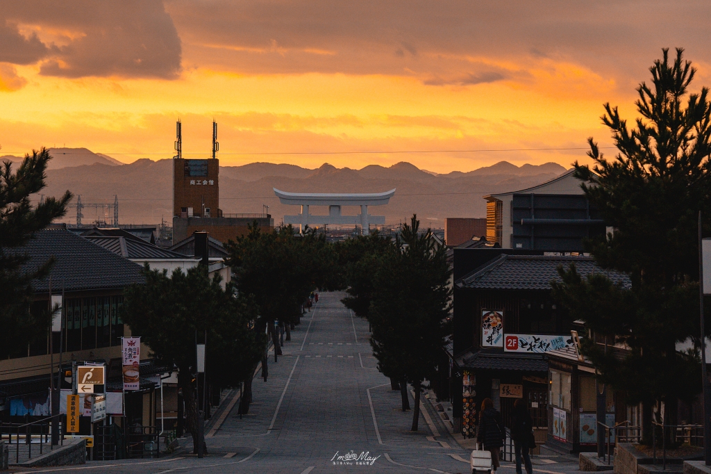 島根攝影記錄｜造訪結緣的聖地：出雲大社「神在月」限定，捕捉清晨空景與夜晚朱紅的結緣之美 @偽日本人May．食遊玩樂