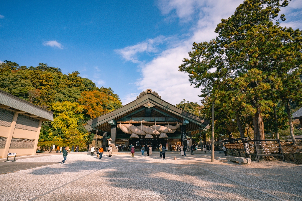 島根攝影記錄｜造訪結緣的聖地：出雲大社「神在月」限定，捕捉清晨空景與夜晚朱紅的結緣之美 @偽日本人May．食遊玩樂