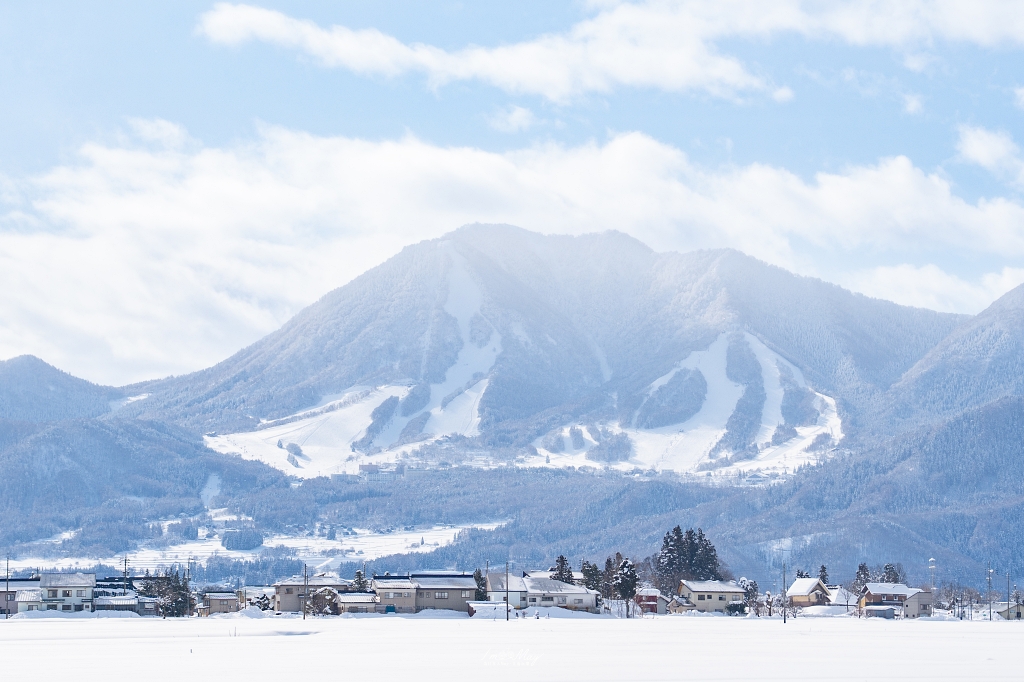 【日本鐵道攝影】尋找雪國的另一種純粹：JR 飯山線，捕捉千曲川畔的寂靜光影 @偽日本人May．食遊玩樂