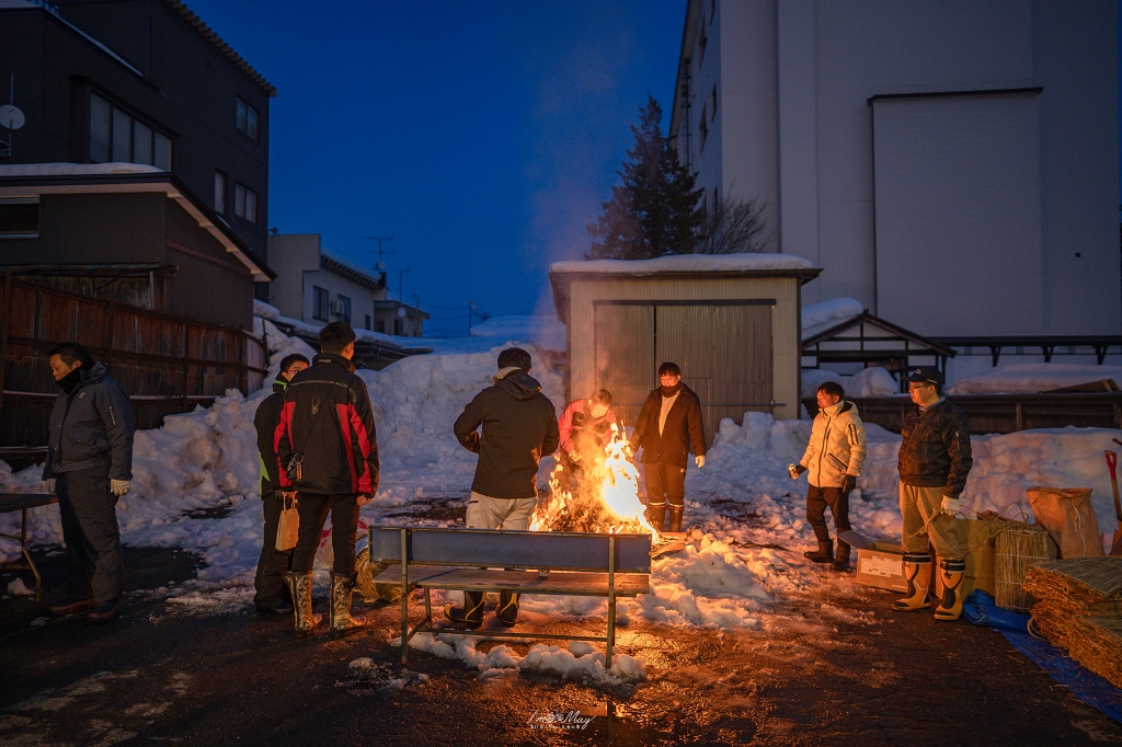 追尋雪國火光！秋田冬日雙祭典記錄：生剝鬼柴燈祭、角館火振祭 3 天 2 夜深度之旅，與 JR 東日本、創造旅遊走進森吉山樹冰的魔幻雪景 @偽日本人May．食遊玩樂