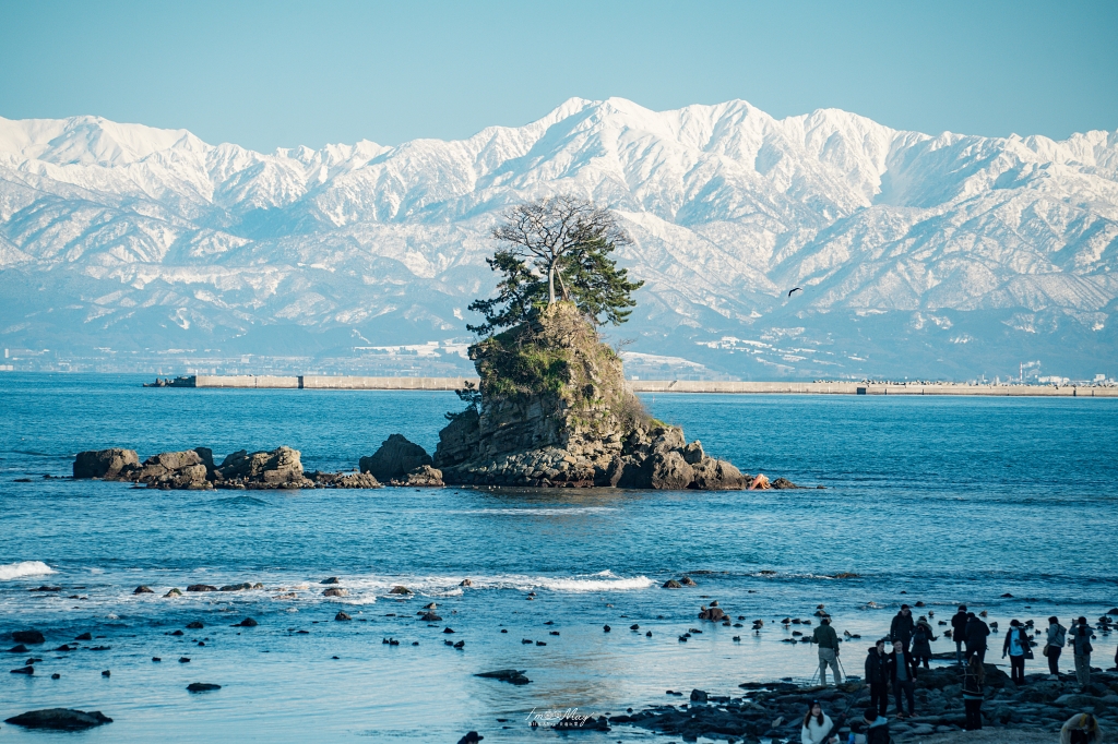 富山攝影點記錄|雨晴海岸:與海上立山連峰的冬季邂逅,捕捉冰見線列車駛進絕景的夢幻瞬間,一場考驗運氣與耐心的記錄 @偽日本人May.食遊玩樂 富山攝影點記錄|雨晴海岸:與海上立山連峰的冬季邂逅,捕捉冰見線列車駛進絕景的夢幻瞬間,一場考驗運氣與耐心的記錄 @偽日本人May.食遊玩樂