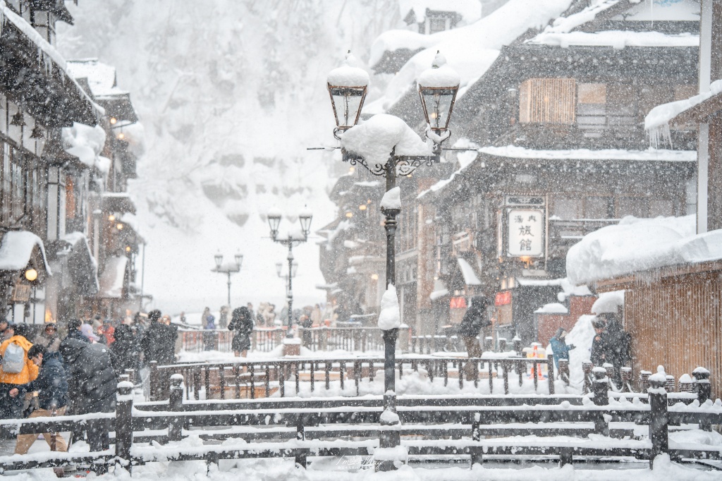 銀山溫泉攝影記錄 | 走進大正浪漫的銀白夢境：從魔幻藍調到寂靜清晨，我的雪國絕景紀錄 @偽日本人May．食遊玩樂