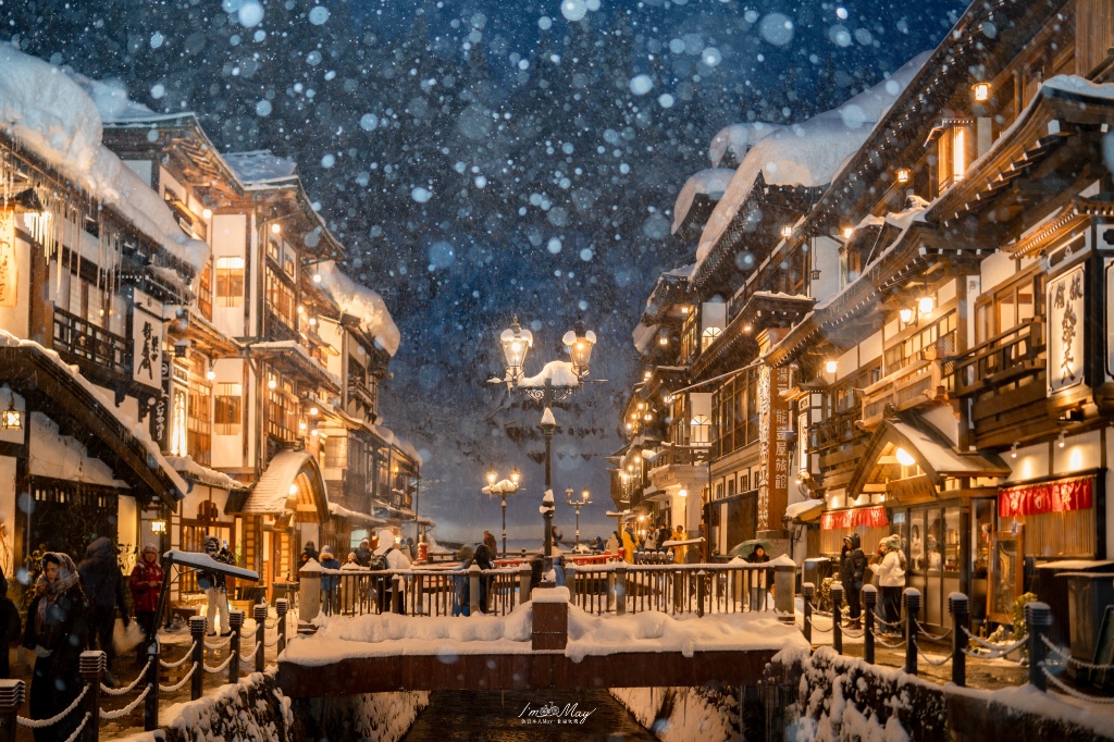 銀山溫泉攝影記錄 | 走進大正浪漫的銀白夢境:從魔幻藍調到寂靜清晨,我的雪國絕景紀錄 @偽日本人May.食遊玩樂 銀山溫泉攝影記錄 | 走進大正浪漫的銀白夢境:從魔幻藍調到寂靜清晨,我的雪國絕景紀錄 @偽日本人May.食遊玩樂