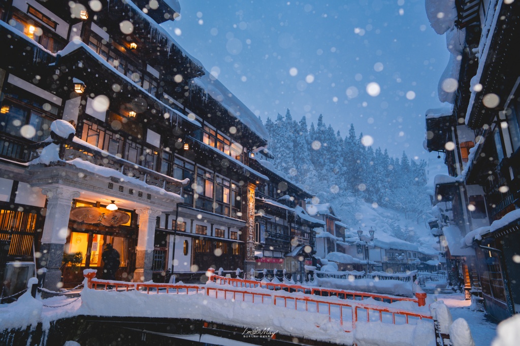 銀山溫泉攝影記錄 | 走進大正浪漫的銀白夢境：從魔幻藍調到寂靜清晨，我的雪國絕景紀錄 @偽日本人May．食遊玩樂