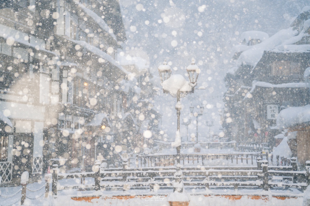 銀山溫泉攝影記錄 | 走進大正浪漫的銀白夢境：從魔幻藍調到寂靜清晨，我的雪國絕景紀錄 @偽日本人May．食遊玩樂