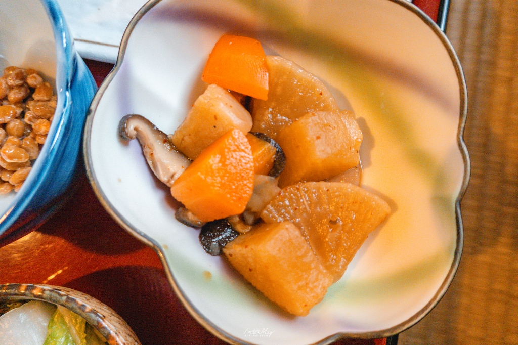 秋田住宿推薦 | 乳頭溫泉鄉：鶴之湯別館「山之宿」，捕捉雪地藍調的完美接駁，在古民家裡獨享圍爐裏炭火料理、獨享免預約貸切風呂 @偽日本人May．食遊玩樂