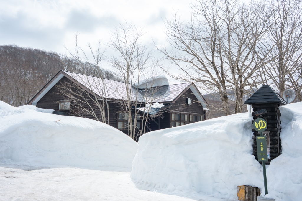 秋田住宿推薦 | 乳頭溫泉鄉：大釜溫泉，小資獨旅的首選，平價入住校舍改建的溫潤秘湯 @偽日本人May．食遊玩樂