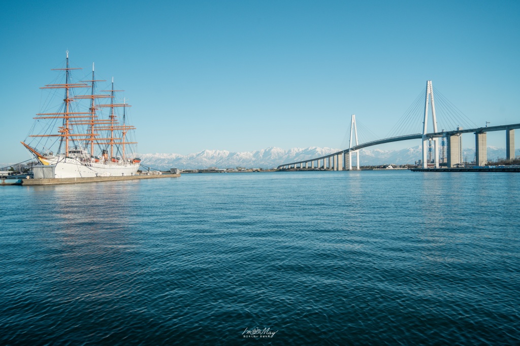 富山攝影記錄|海王丸公園:捕捉「海上貴婦人」與立山連峰的共舞,新湊大橋下的冬日絕景 @偽日本人May.食遊玩樂 富山攝影記錄|海王丸公園:捕捉「海上貴婦人」與立山連峰的共舞,新湊大橋下的冬日絕景 @偽日本人May.食遊玩樂