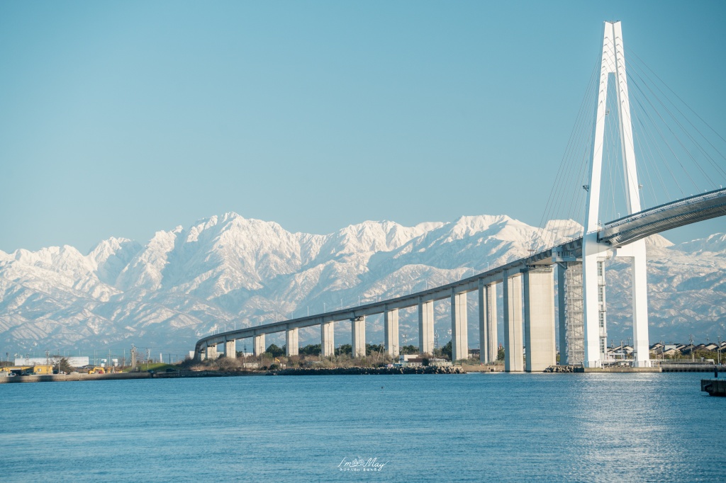 富山攝影記錄｜海王丸公園：捕捉「海上貴婦人」與立山連峰的共舞，新湊大橋下的冬日絕景 @偽日本人May．食遊玩樂