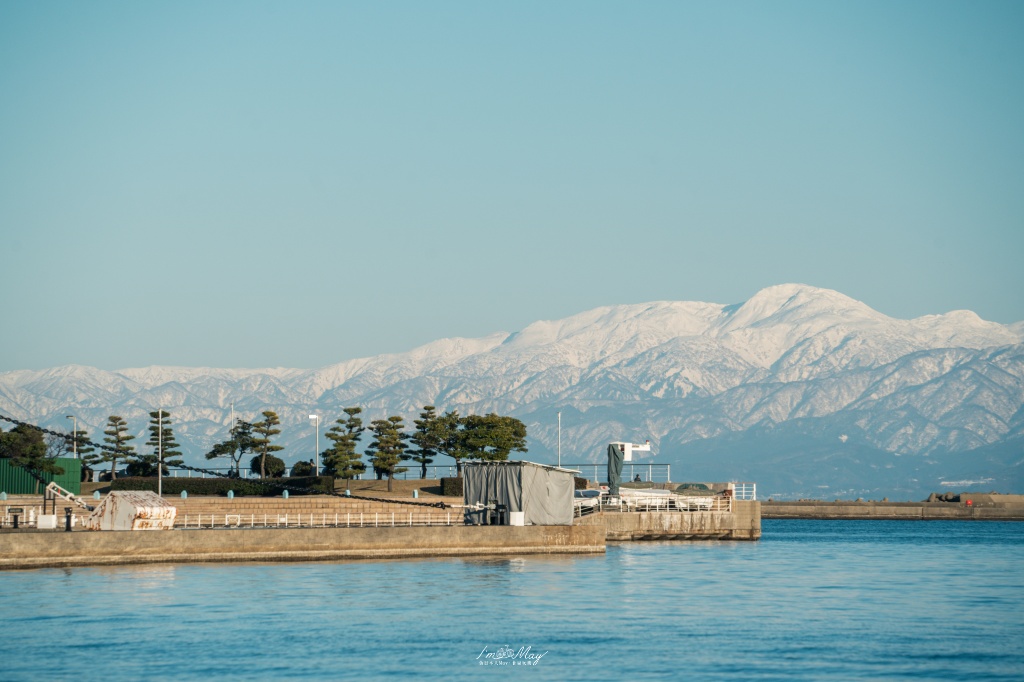 富山攝影記錄｜海王丸公園：捕捉「海上貴婦人」與立山連峰的共舞，新湊大橋下的冬日絕景 @偽日本人May．食遊玩樂