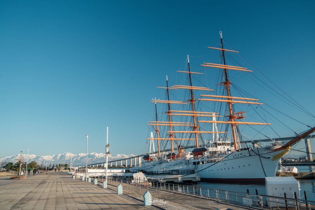 富山攝影記錄|海王丸公園:捕捉「海上貴婦人」與立山連峰的共舞,新湊大橋下的冬日絕景 @偽日本人May.食遊玩樂 富山攝影記錄|海王丸公園:捕捉「海上貴婦人」與立山連峰的共舞,新湊大橋下的冬日絕景 @偽日本人May.食遊玩樂