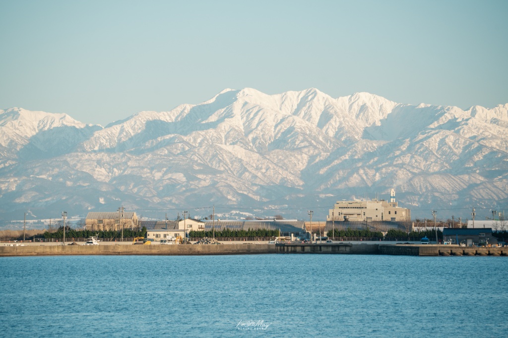 富山攝影記錄｜海王丸公園：捕捉「海上貴婦人」與立山連峰的共舞，新湊大橋下的冬日絕景 @偽日本人May．食遊玩樂