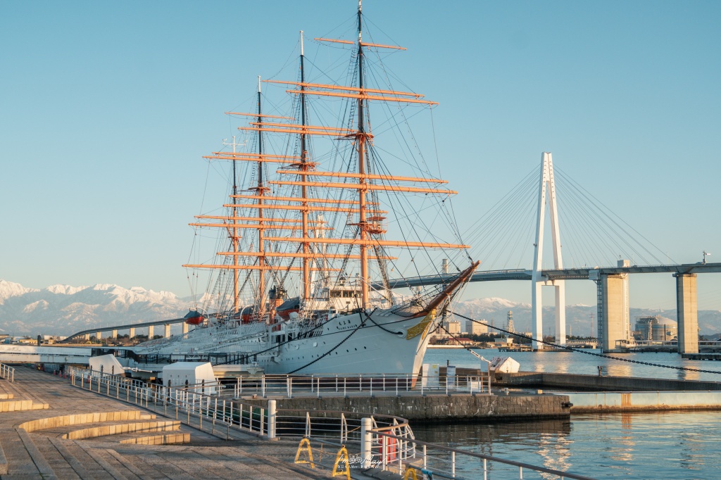 富山攝影記錄|海王丸公園:捕捉「海上貴婦人」與立山連峰的共舞,新湊大橋下的冬日絕景 @偽日本人May.食遊玩樂 富山攝影記錄|海王丸公園:捕捉「海上貴婦人」與立山連峰的共舞,新湊大橋下的冬日絕景 @偽日本人May.食遊玩樂