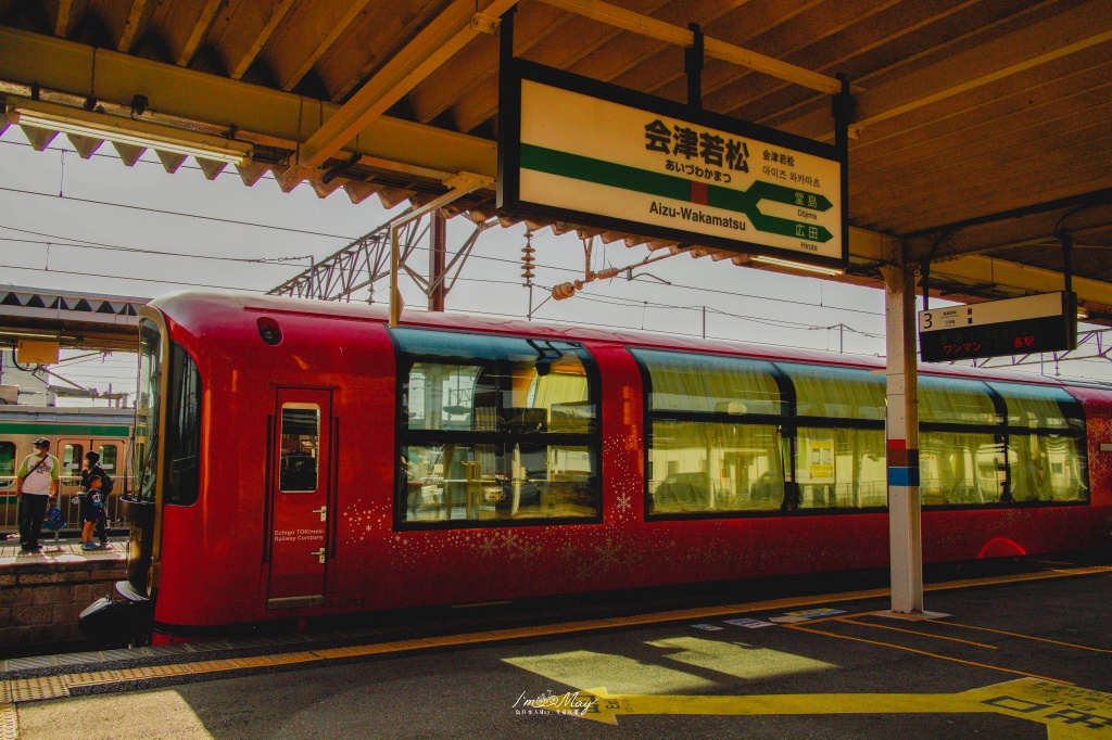初夏只見線攝影記錄｜新潟奢華觀光列車「雪月花」首度駛入只見線，火山紅列車與初夏溪谷的夢幻相遇 @偽日本人May．食遊玩樂